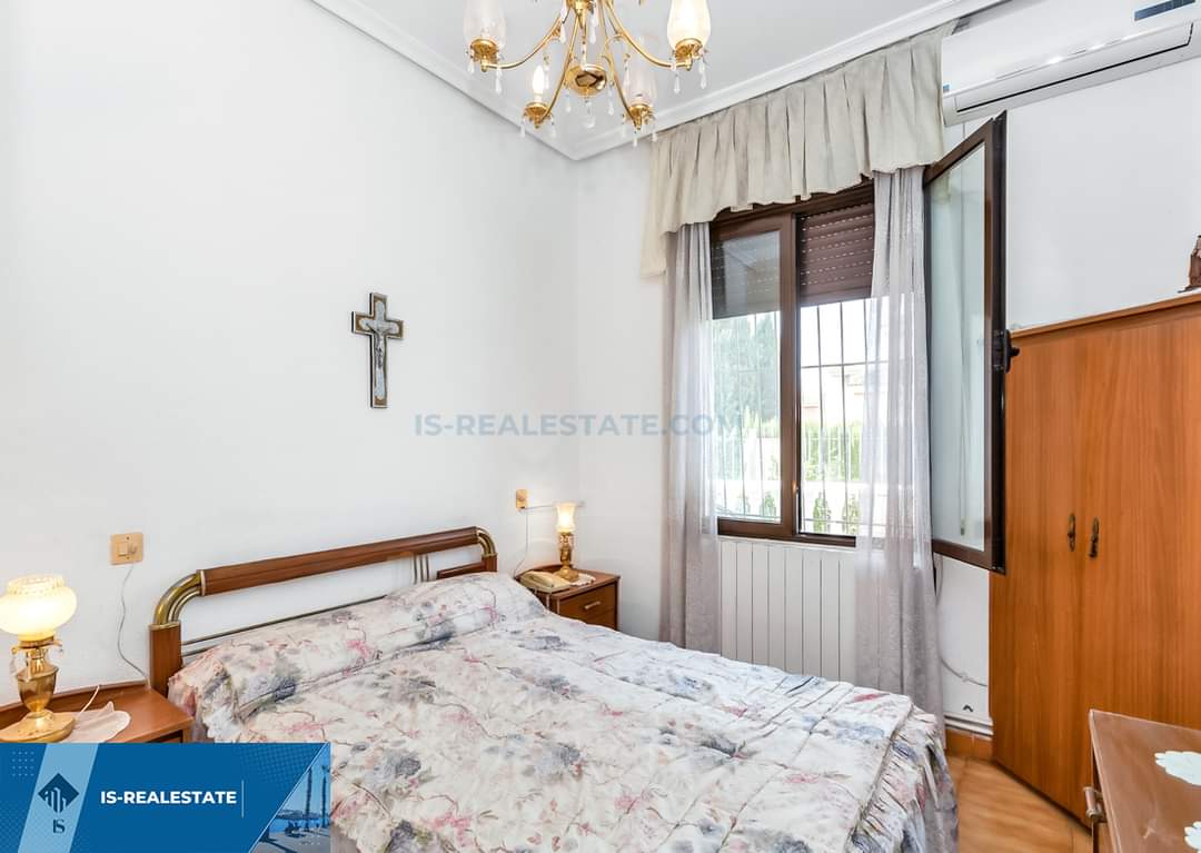 Parduodama 5 kambarių vila Ispanijoje