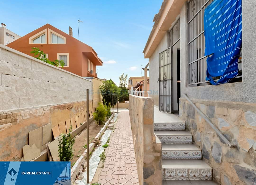 Parduodama 5 kambarių vila Ispanijoje