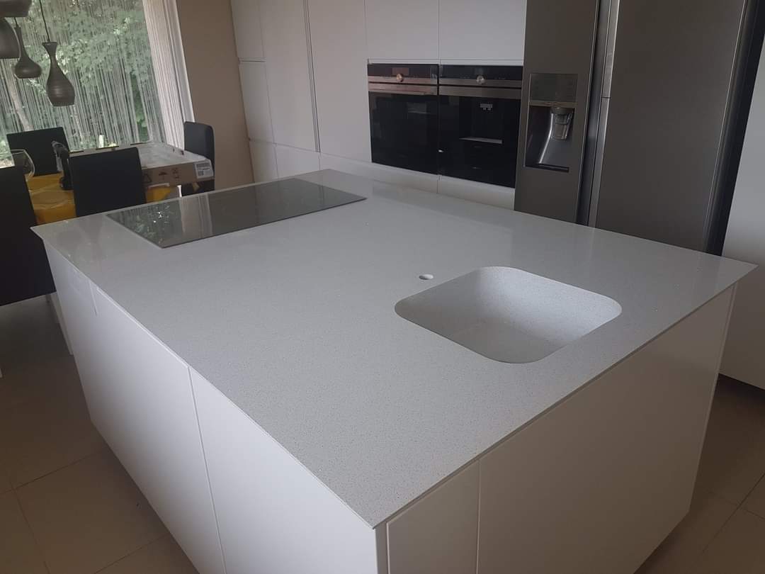 Kvarco Stalviršiai | Virtuviniai stalviršiai | Dirbtinio akmens stalviršiai |