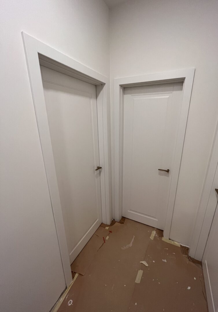 Durų, grindjuosčių, laminato montavimas