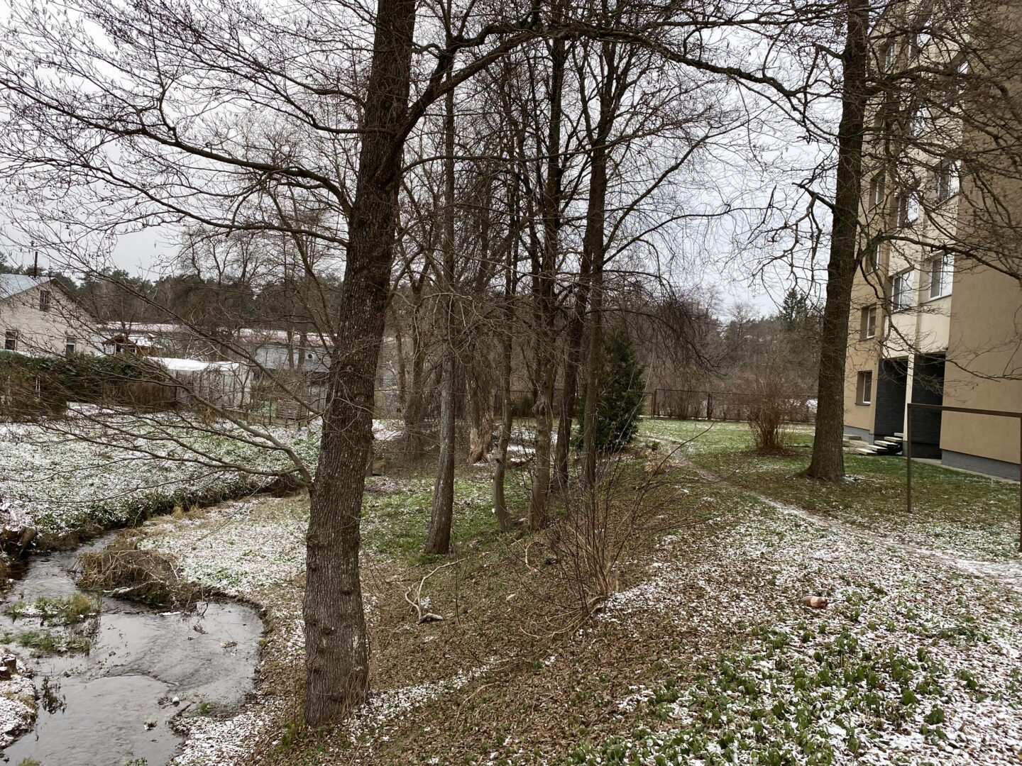 Parduodamas 2 kambarių butas Druskininkuose prie upelio