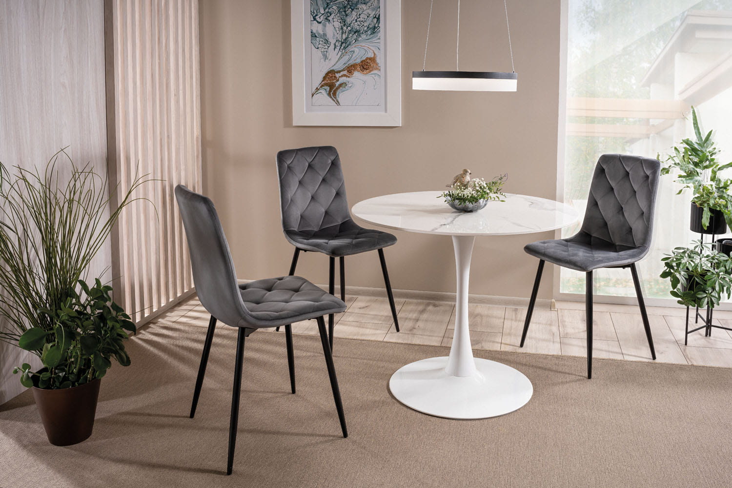 NAUJI ĮVAIRUS BALDAI