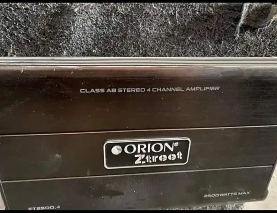 Žemadažnis su stiprintuvu