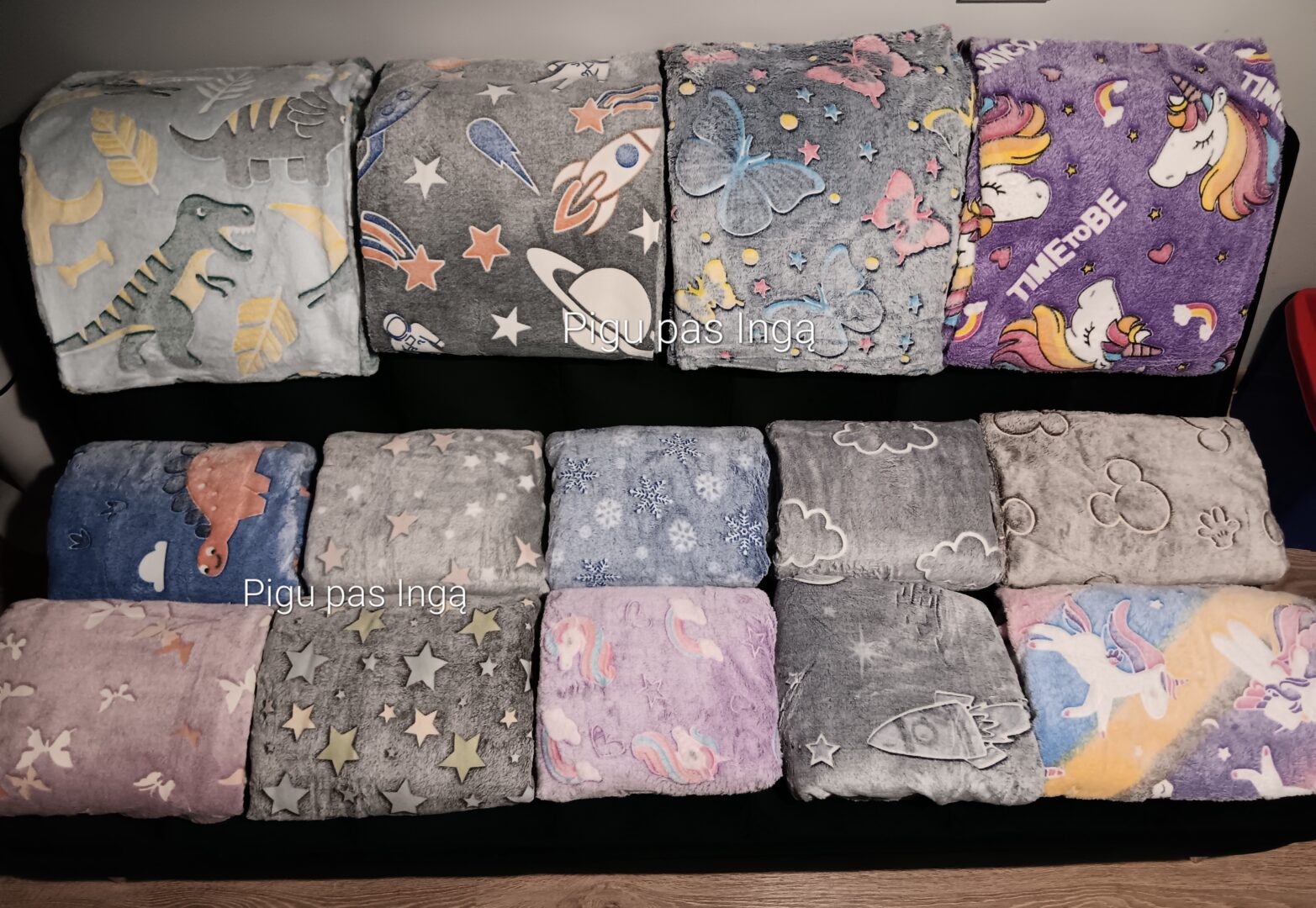 ŠVIEČIANTYS PLEDAI