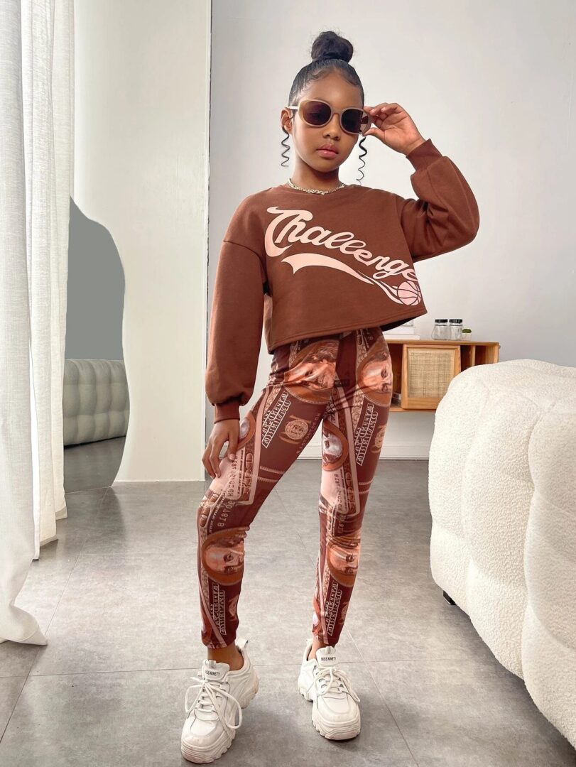 Stilingas rudas laisvalaikio kostiumėlis