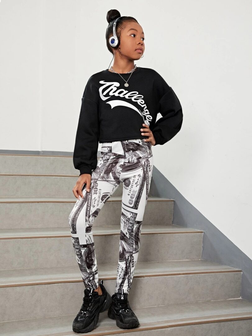 Stilingas juodas laisvalaikio kostiumėlis