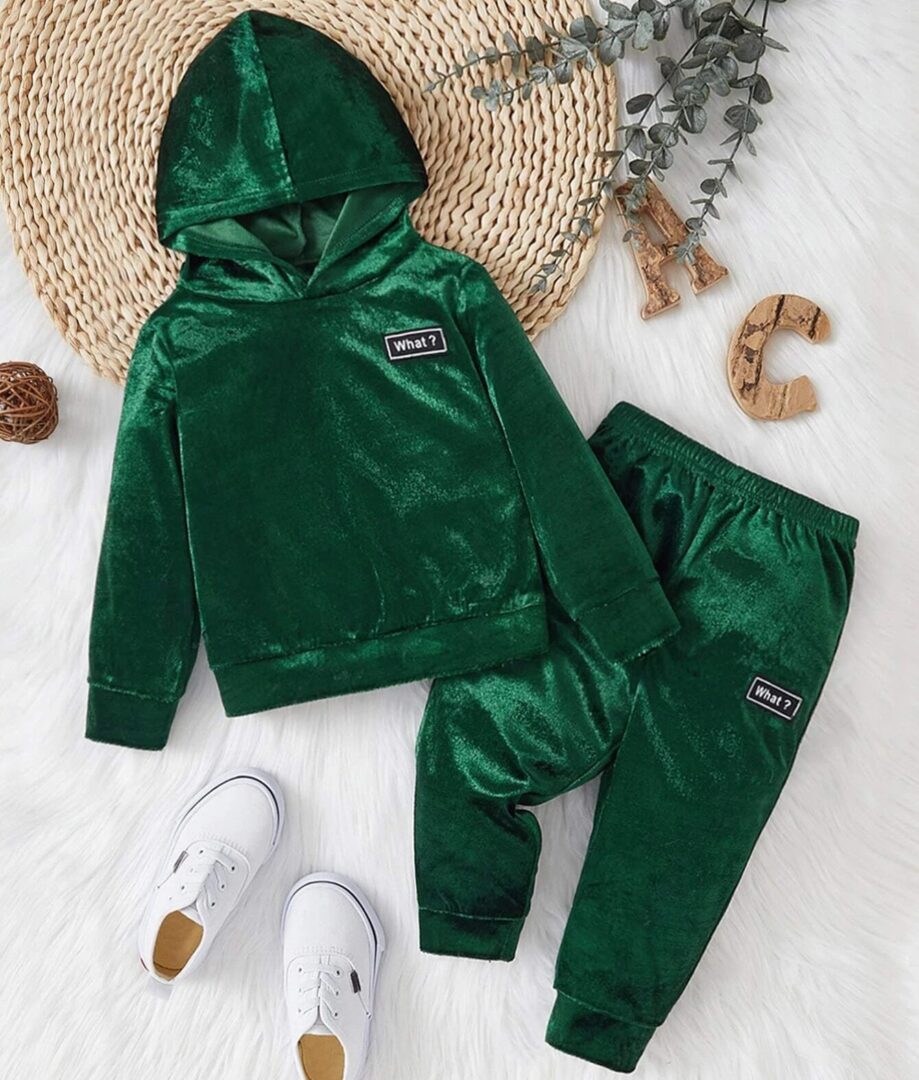 Žalias velvetinis kostiumėlis