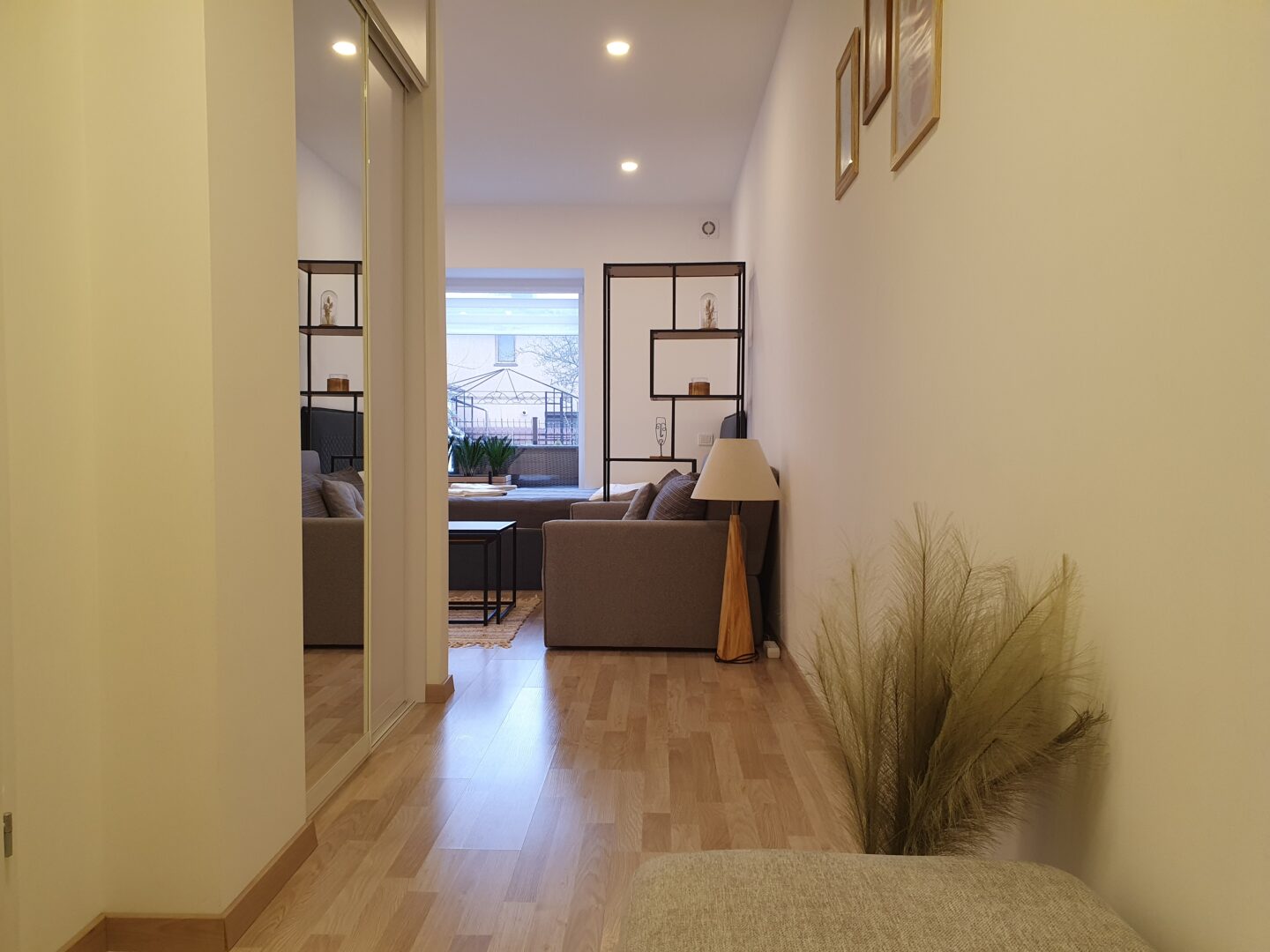 Parduodamas naujai įrengtas butas Palangoje, arti centro.