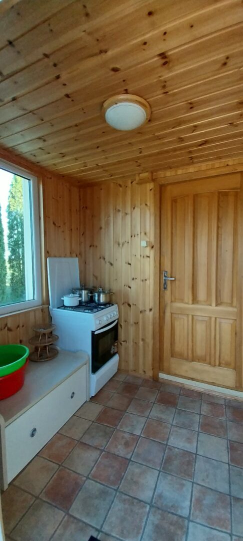 Parduodamas namas ant upės kranto Kretingos raj. Genčių kaime.