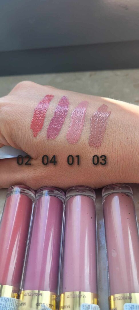 Lip Gloss. „Glossy Finish” lūpų lakai