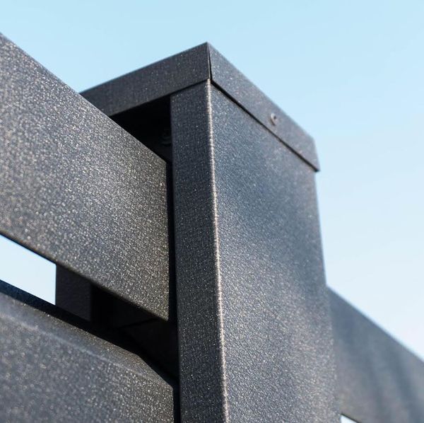 Prekiaujame skardinėmis tvoromis