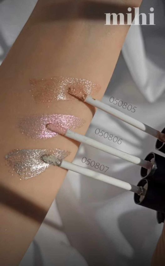 Blizgūs akių šešėliai