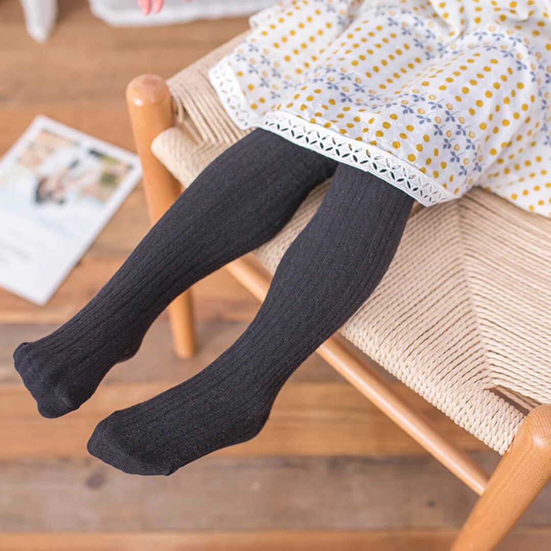 Juodos spalvos pėdkelnės