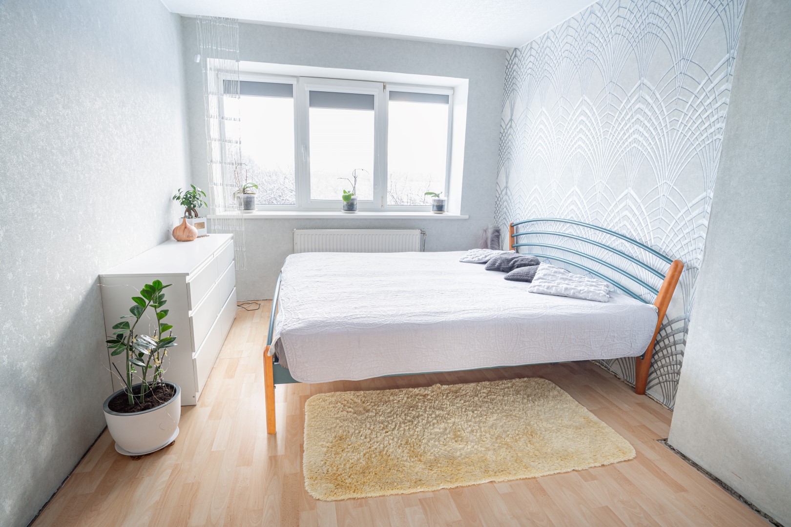 Parduodamas 3-iejų kambarių butas su žemės sklypu