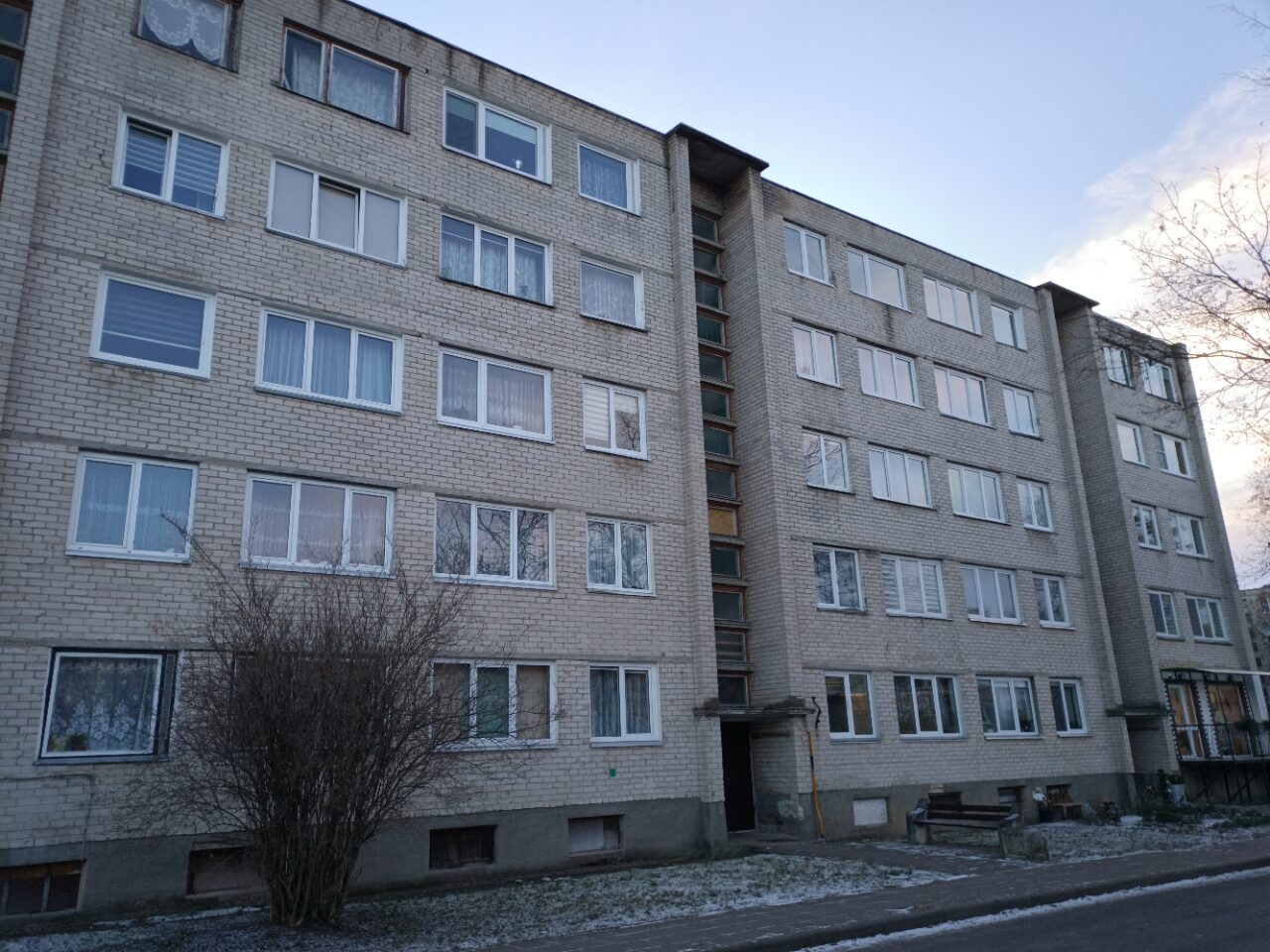 Parduodamas 1kambario butas (Naujoji Akmenė)