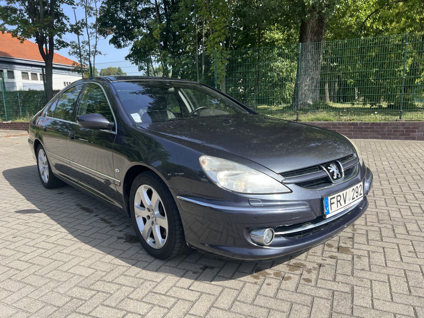 Peugeot 607