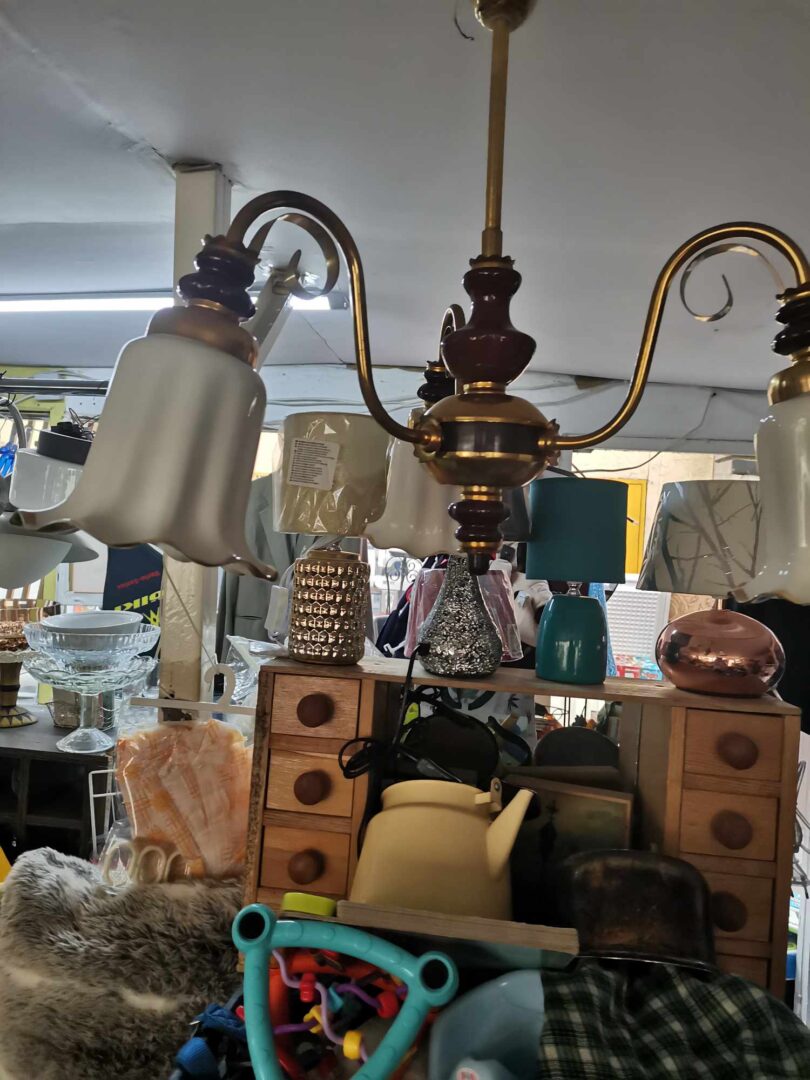 Išskirtinės liustros yvairūs švietuvai lempos iš užsienio pigiau