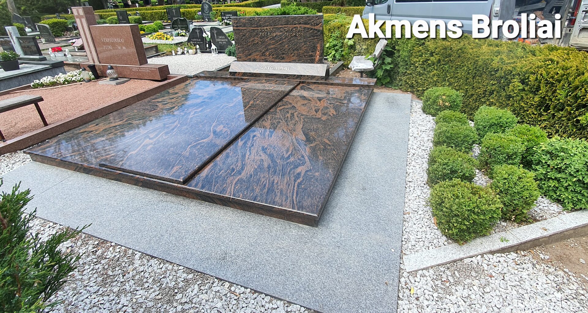 Paminklai. Antkapiai. Granito plokštės. Kapų tvarkymas. Akmuo. Uždangos