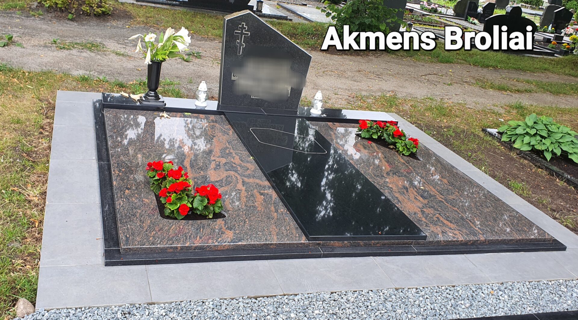 Paminklai. Antkapiai. Granito plokštės. Kapų tvarkymas. Akmuo. Uždangos