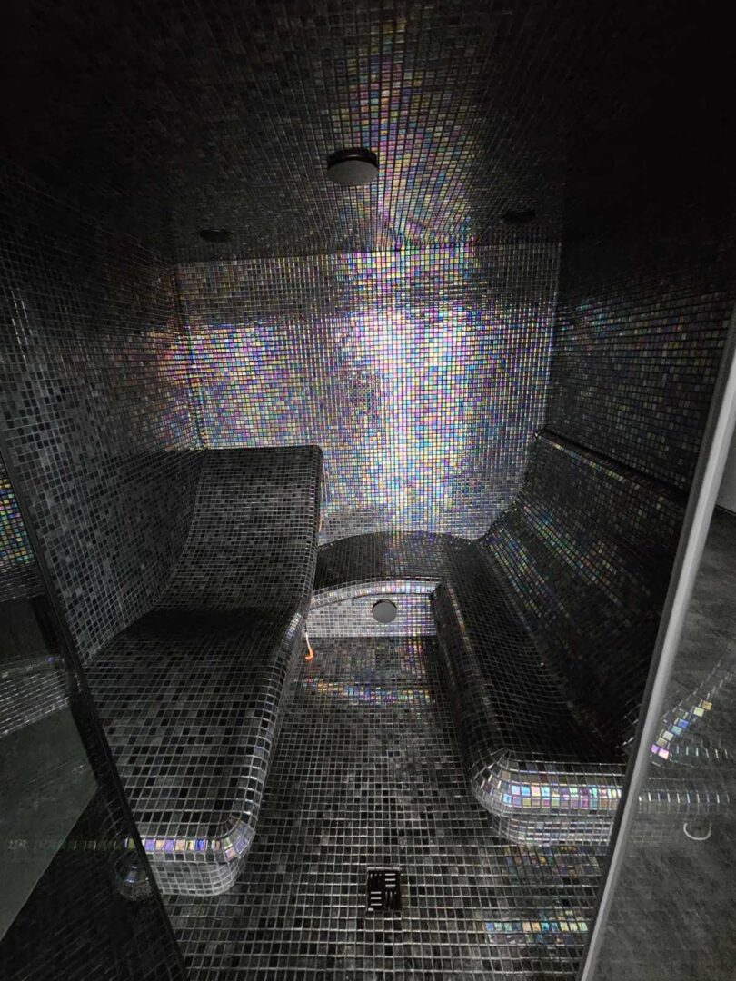 Plytelių bei mozaikos klijavimas