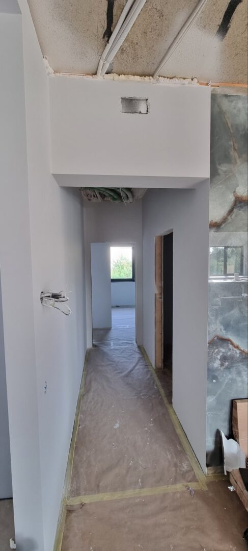 Vidaus apdaila. Glaistymo ir dažymo darbai.