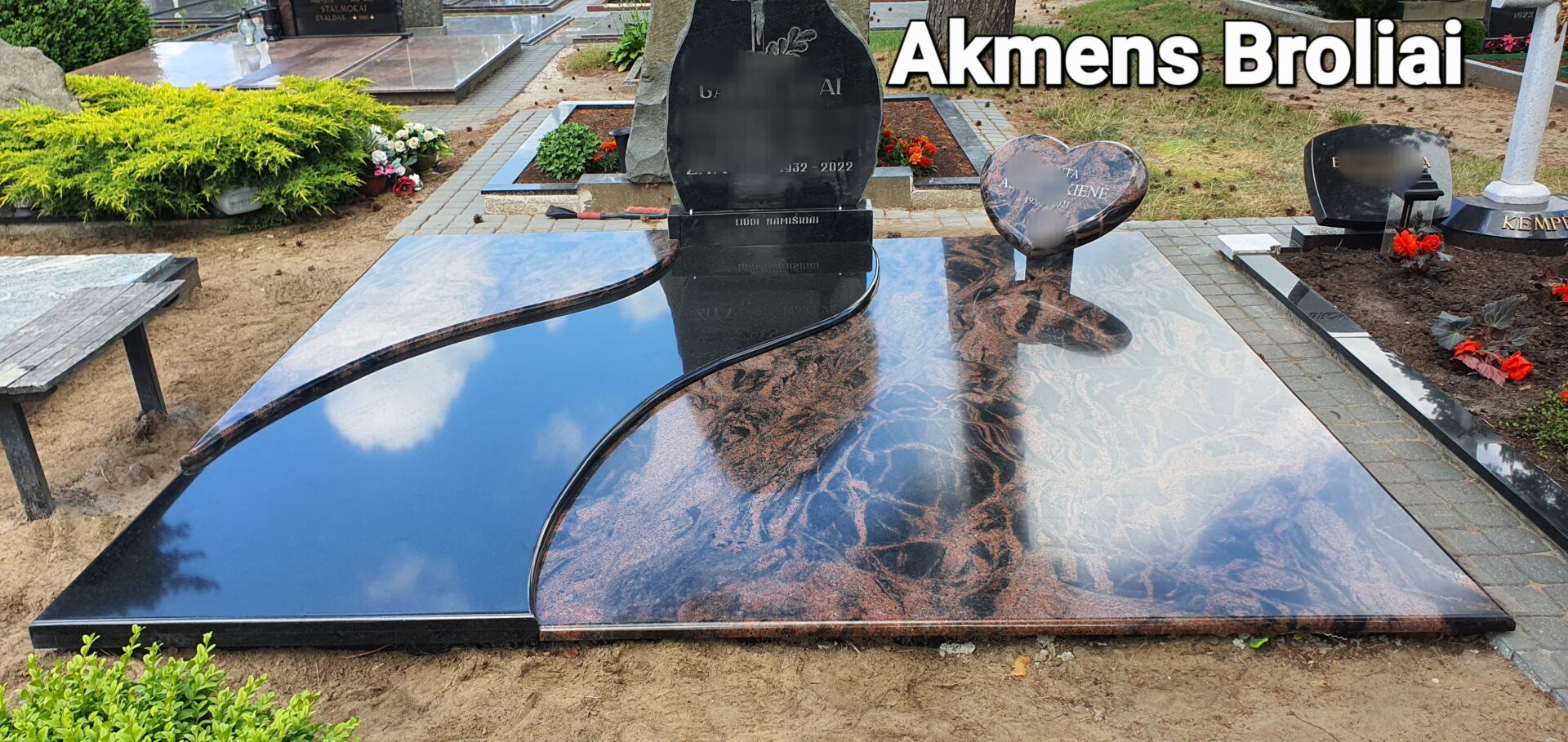 Paminklai. Antkapiai. Granito plokštės. Kapų tvarkymas. Akmuo. Uždangos