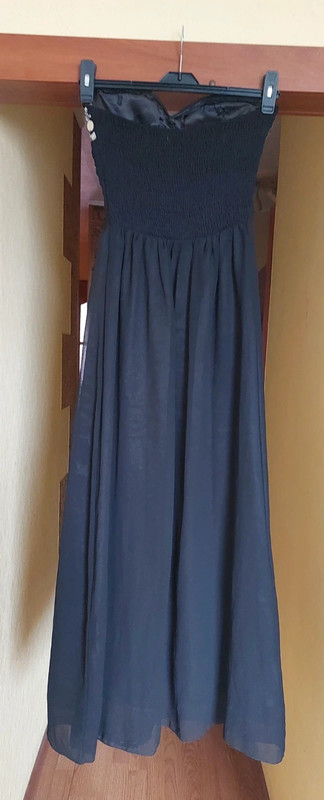 Juodos spalvos proginė suknelė