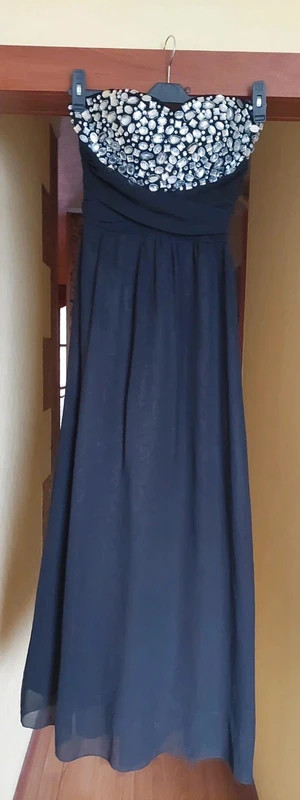 Juodos spalvos proginė suknelė