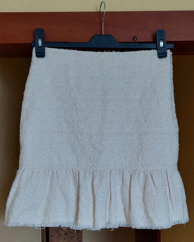 Kreminės spalvos sijonas