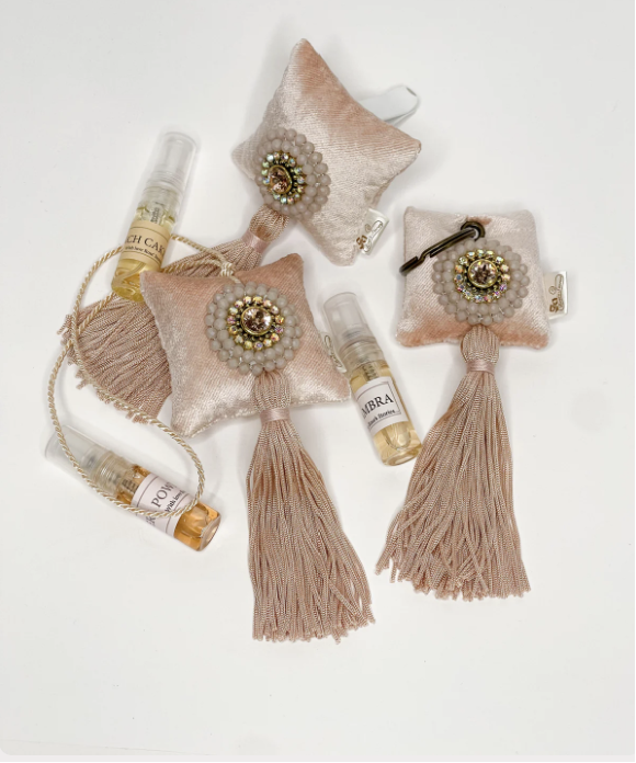 BentEvo Boutique – Stilingi Automobilio Aksesuarai