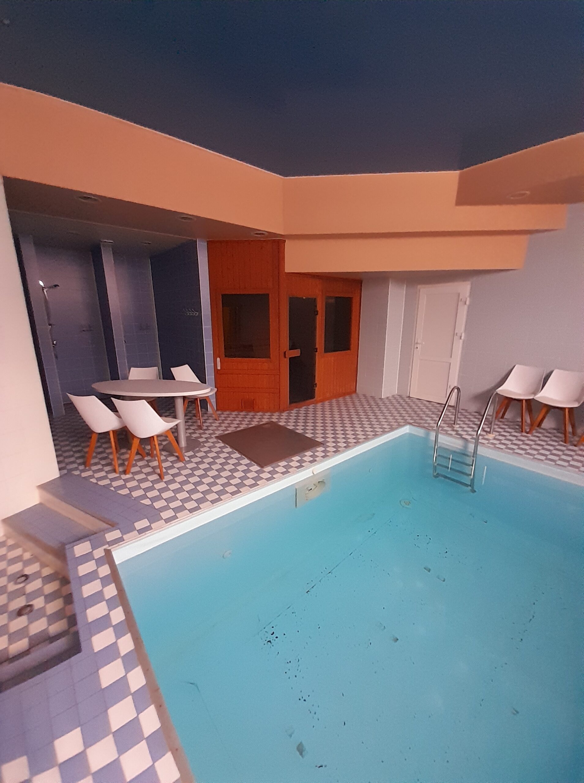 Išnuomojamos 164.02 m2 patalpos tinkančios Kavinės, Baro, Paslaugų sferai, centre.