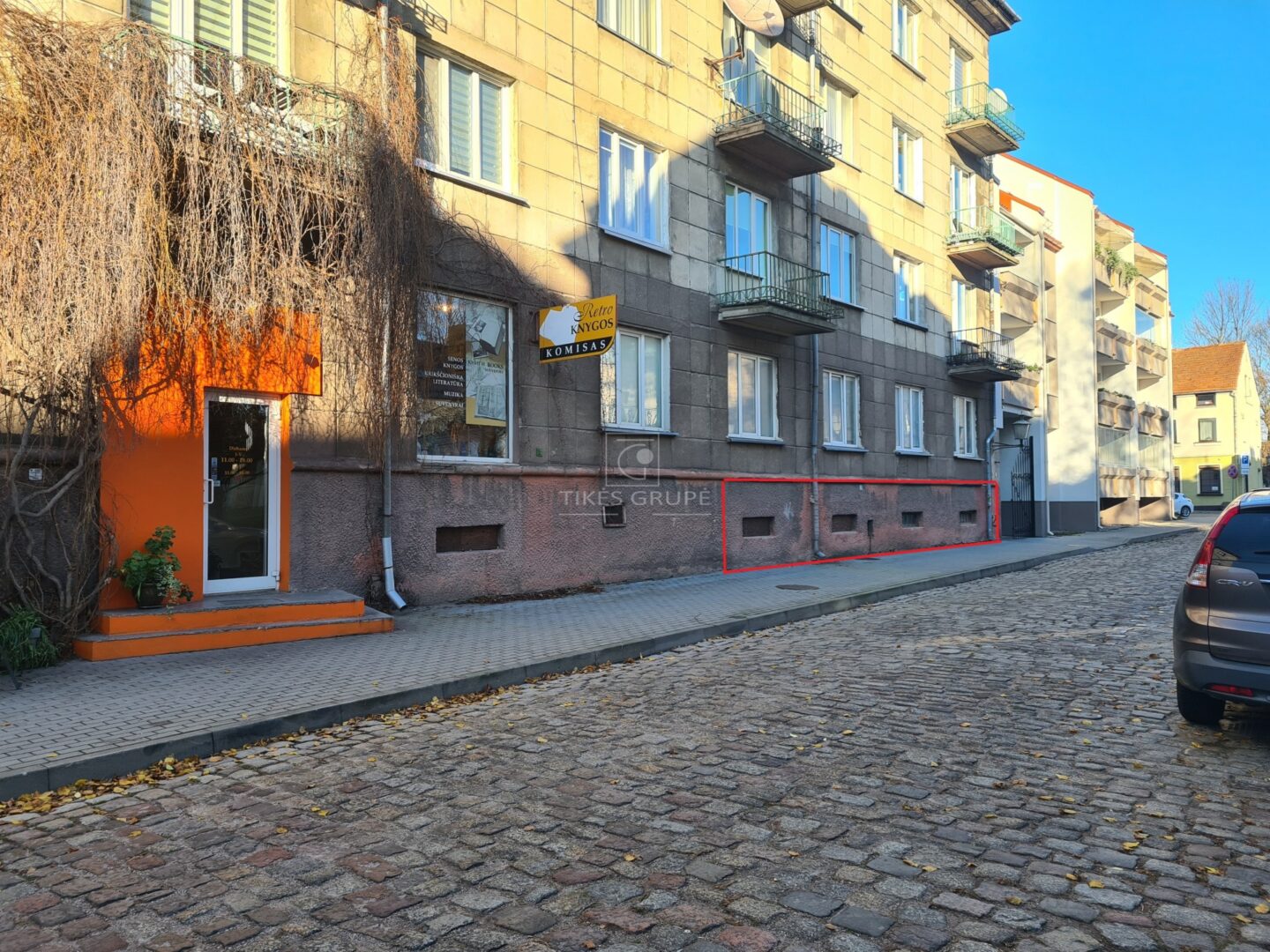 Klaipėdoje parduodamos pusrūsio patalpos pačioje miesto širdyje, tiltų g