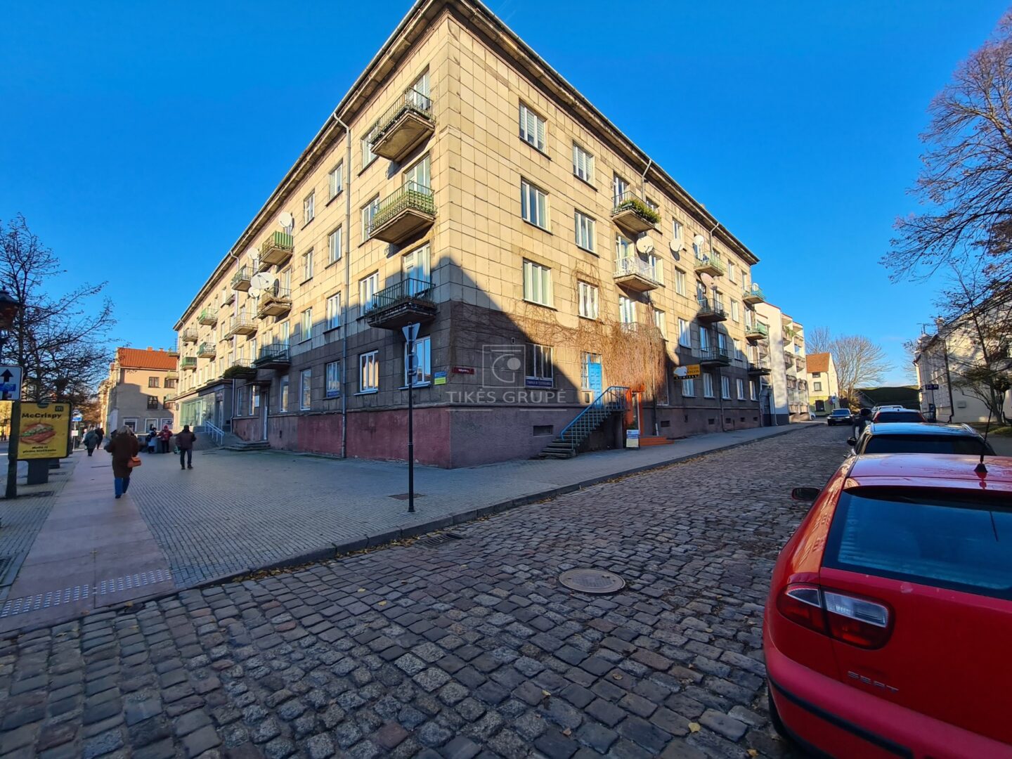 Klaipėdoje parduodamos pusrūsio patalpos pačioje miesto širdyje, tiltų g