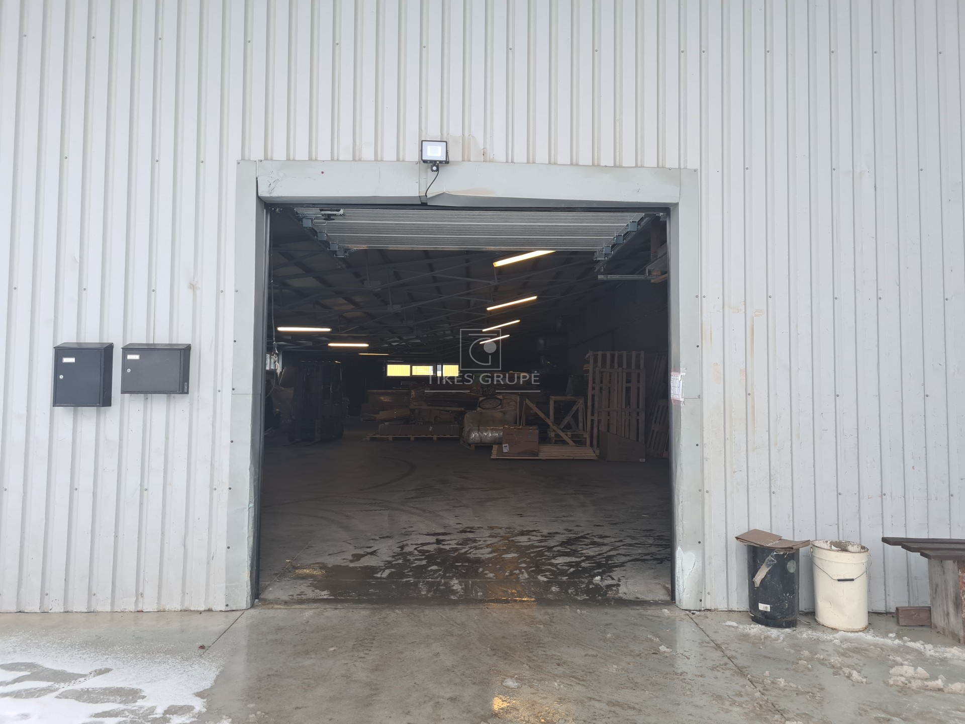 Gargžduose Statybininkų g., nuomojamos biuro / gamybinės / sandėliavimo patalpos.