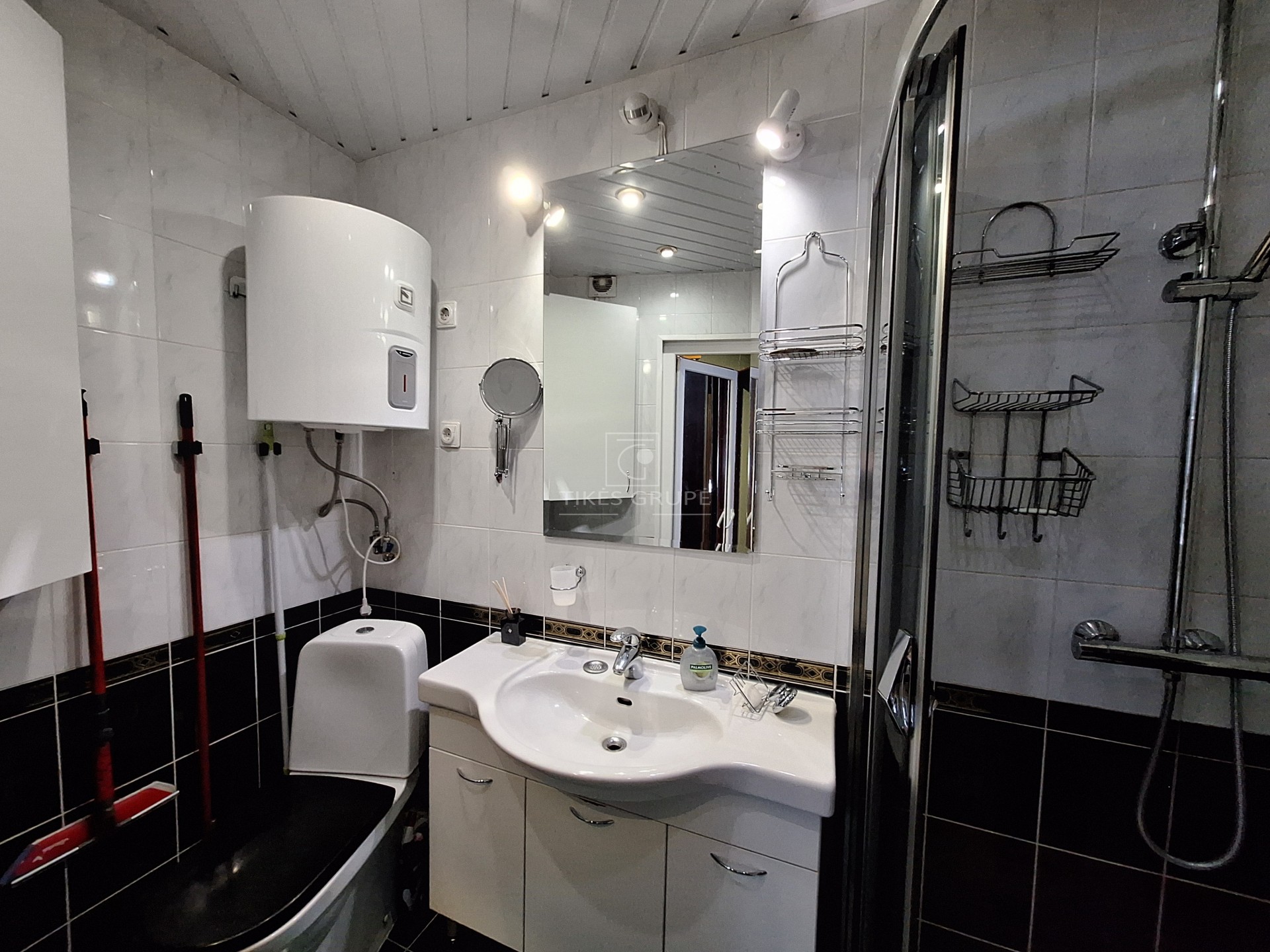 Parduodamas 2 kambarių butas su panoraminiais langais, Klaipėdoje.