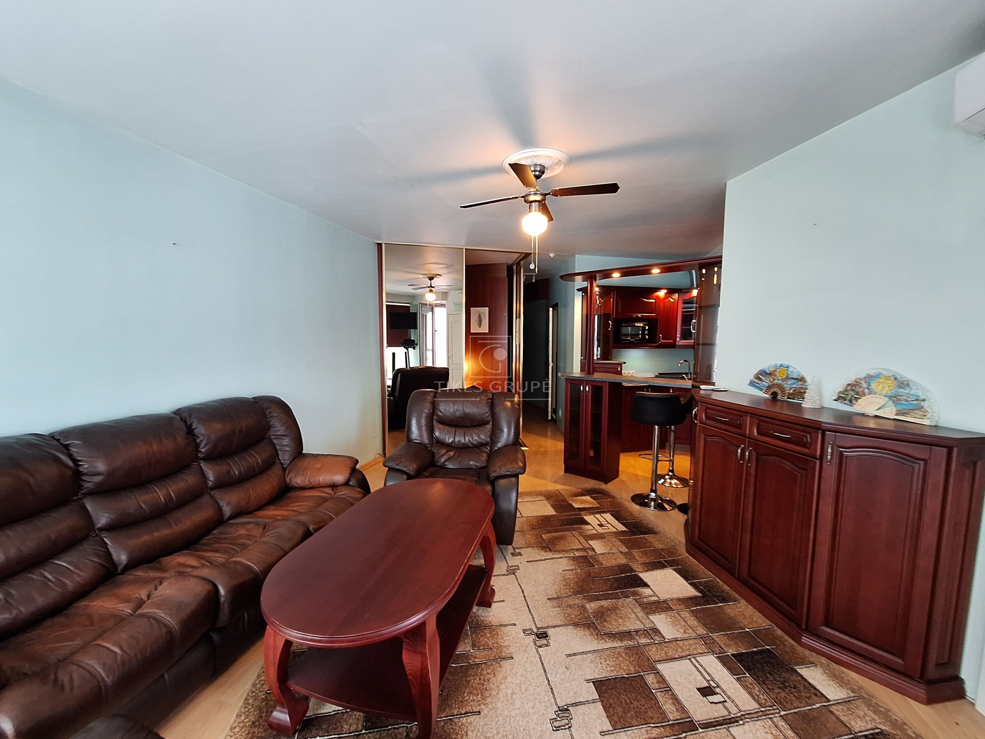 Parduodamas 2 kambarių butas su panoraminiais langais, Klaipėdoje.