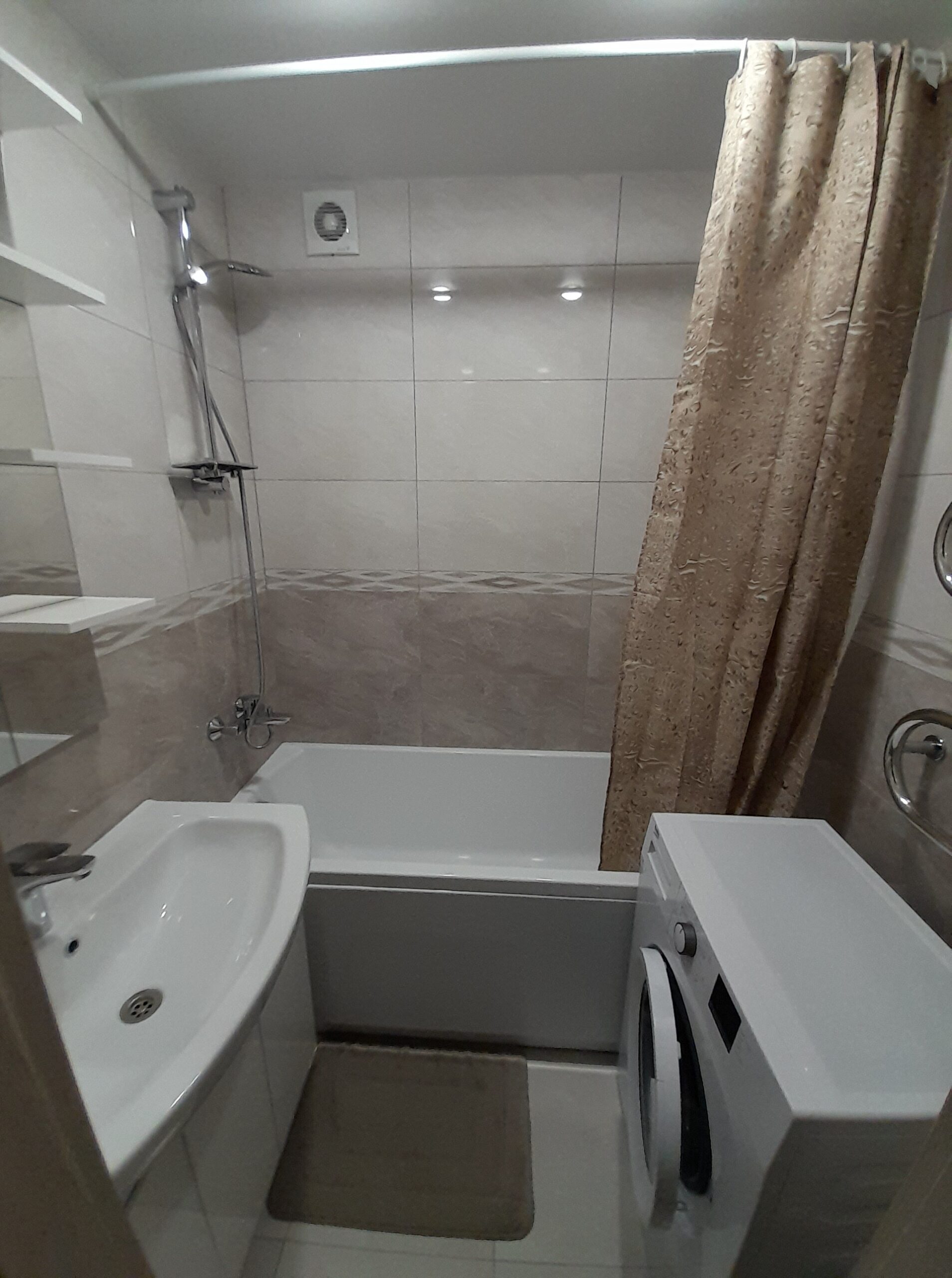 Išnuomojamas 2 k. butas, Klaipėdoje, Miško kvartale, Liepojos g.