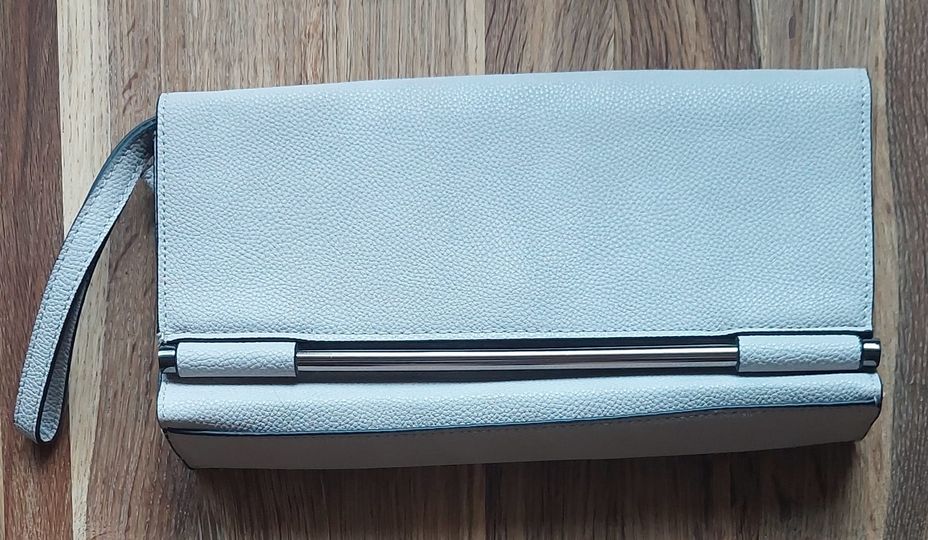 Pilkos spalvos delninė