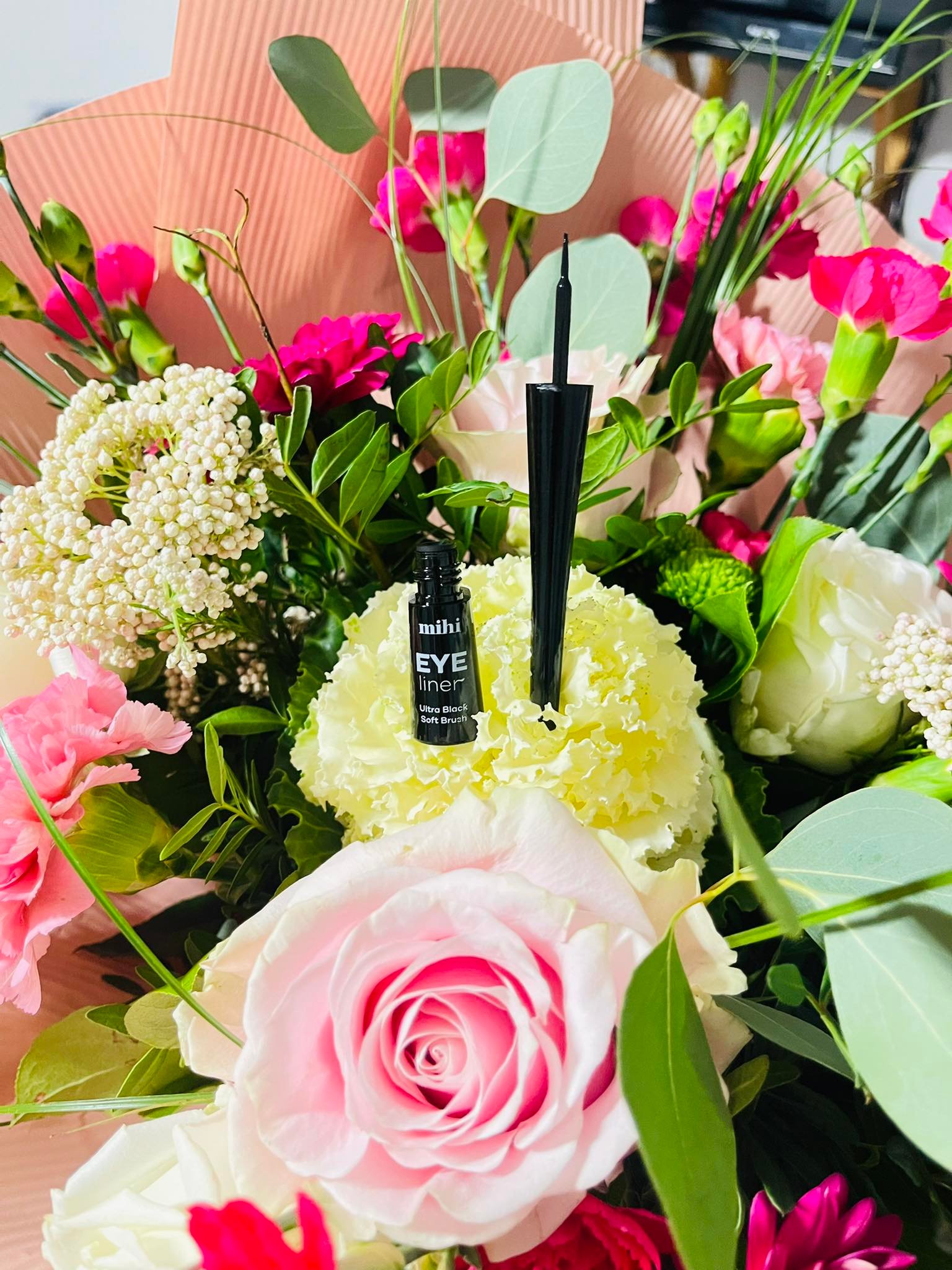 Eyeliner. Akių pieštukas Ultra Black Soft Brush