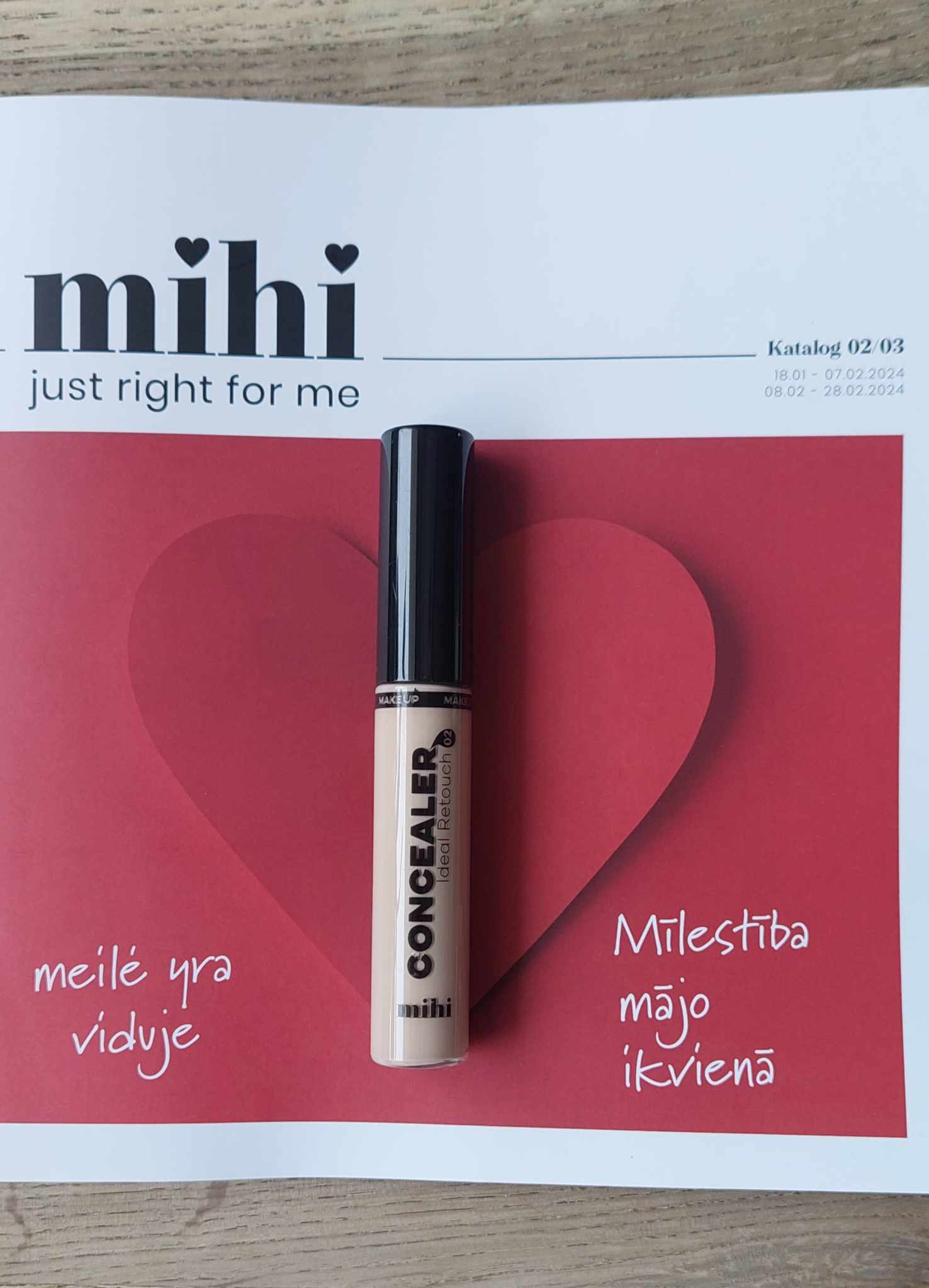 Foundation. Korektorius Ideal Retouch 02