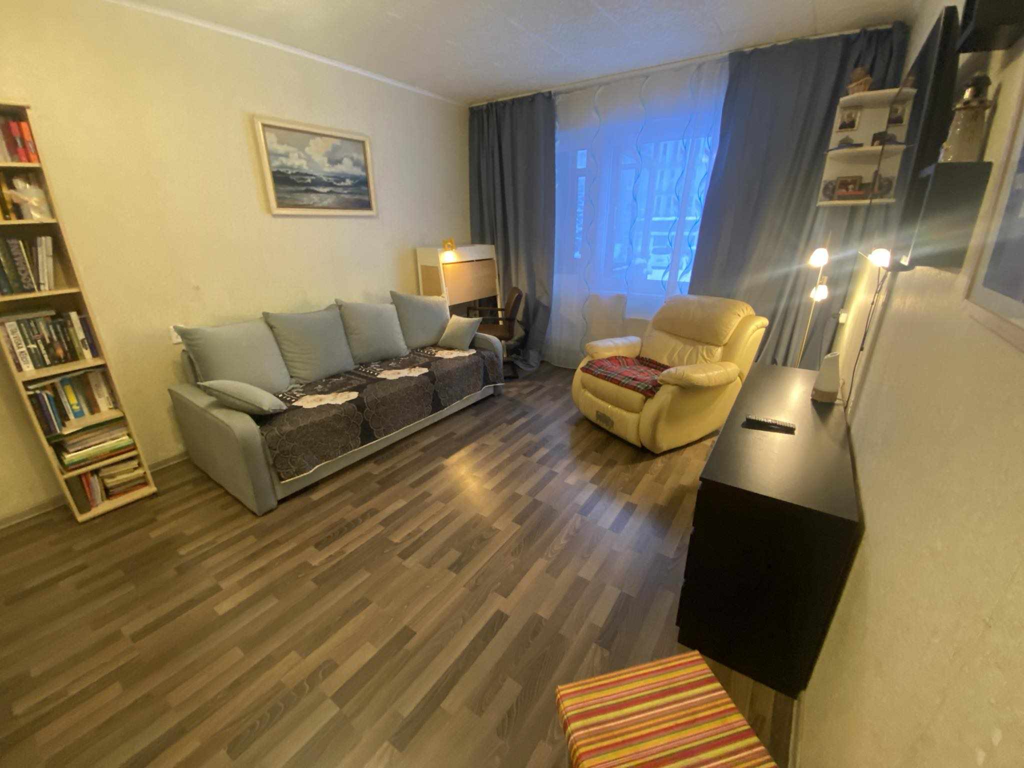 Laukininkų gatvėje, Klaipėdoje. Išnuomojamas 4 kambarių butas su holu