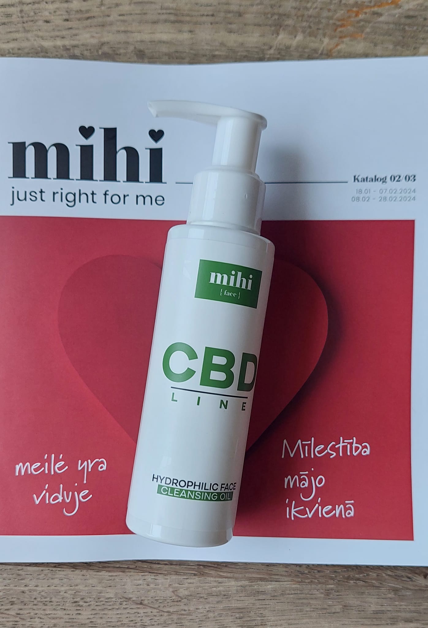 Hidrofilinis veido valymo aliejus