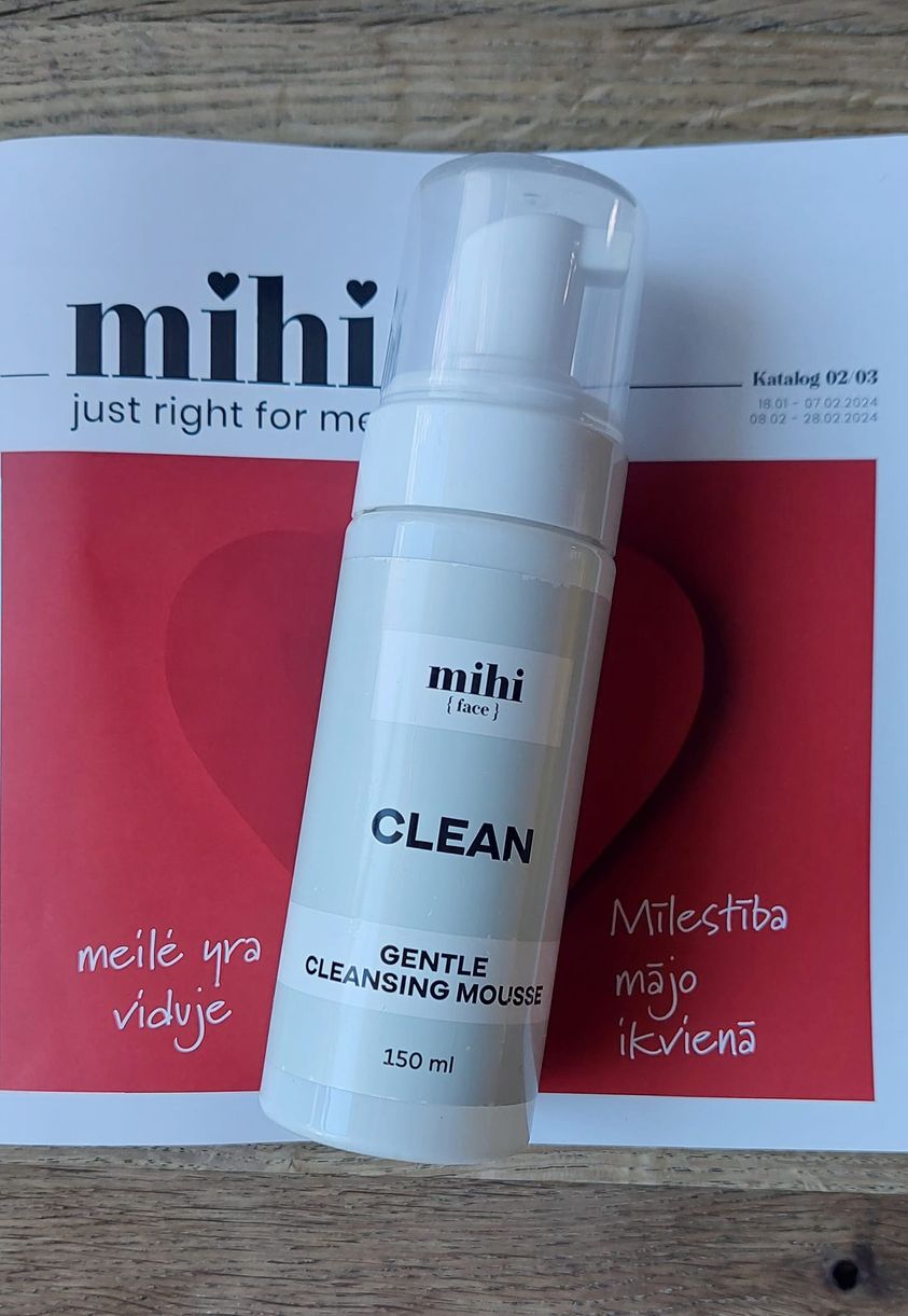 Švelnios valomosios putos veidui