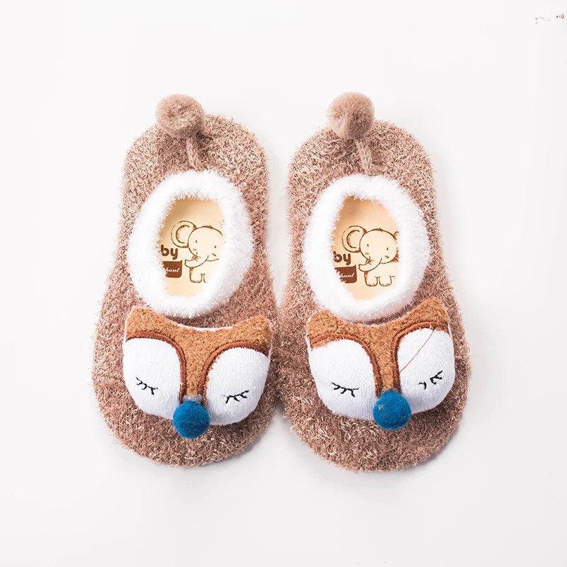 3D dekoro rudos neslystančios kojinės