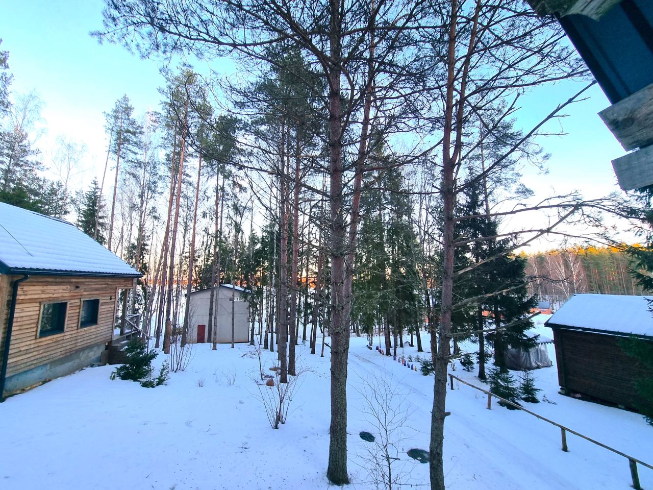 Išskirtinis sklypas su poilsio namu