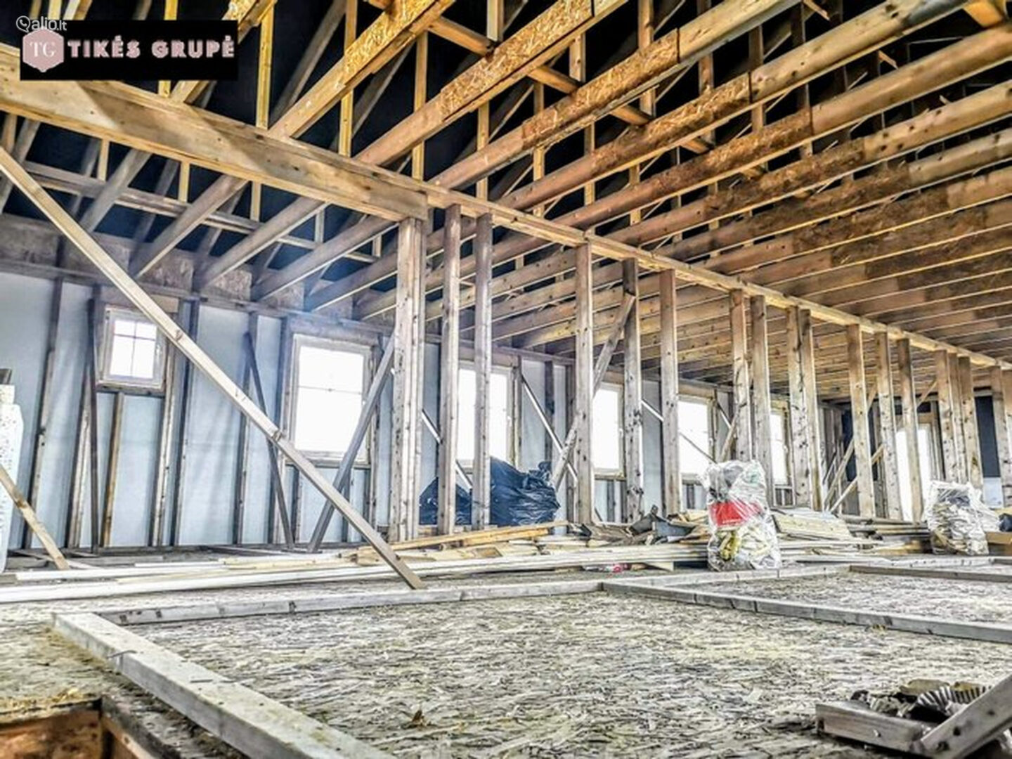 Galimas pirkimas išsimokėtinai! Parduodama sodyba puikioje vietoje tarp Klaipėdos ir Kretingos, Triušių kaime.