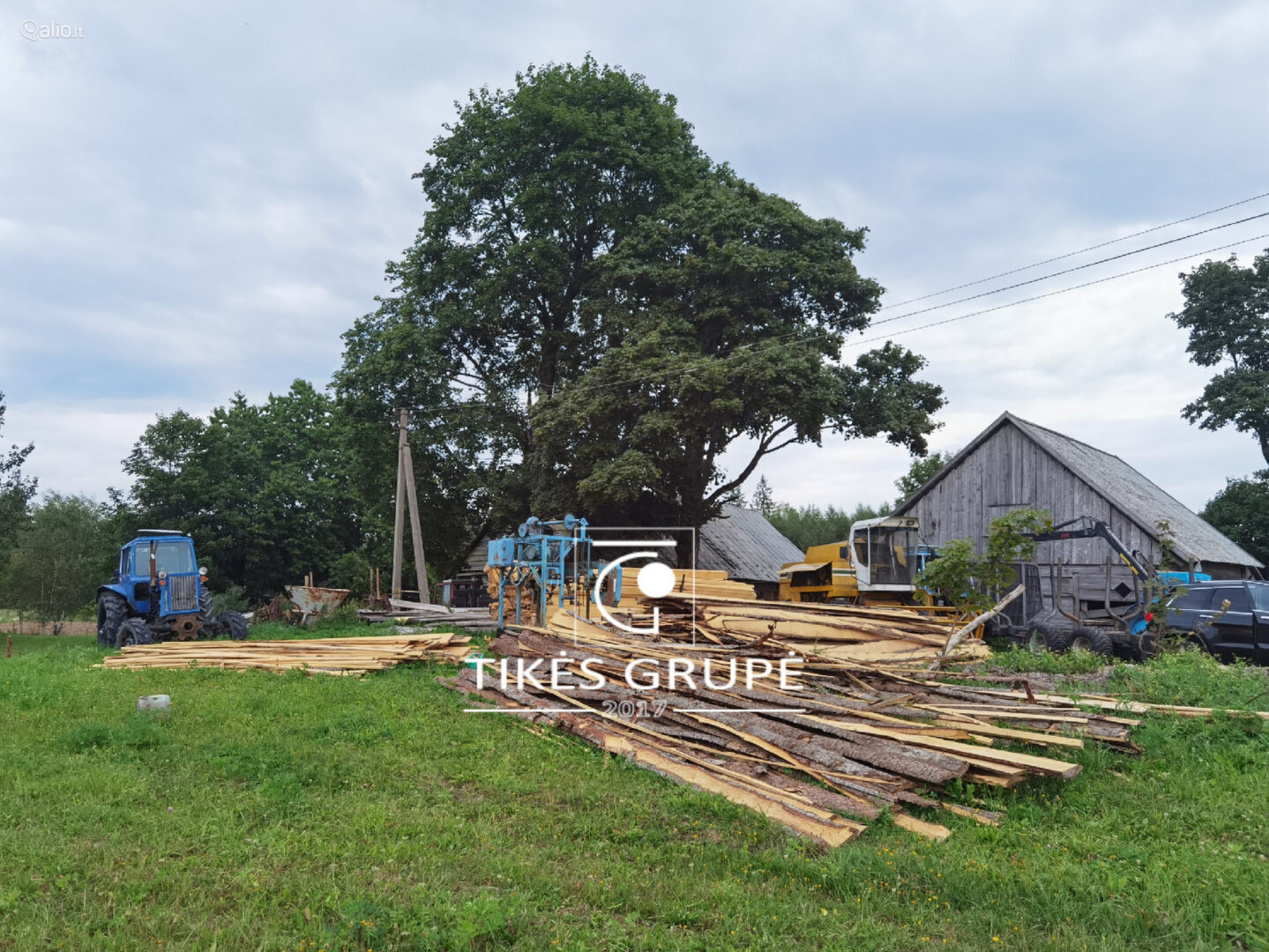 Rietavo raj., Norgalvių k., parduodama sena sodyba su 2.68 ha žemės sklypu.