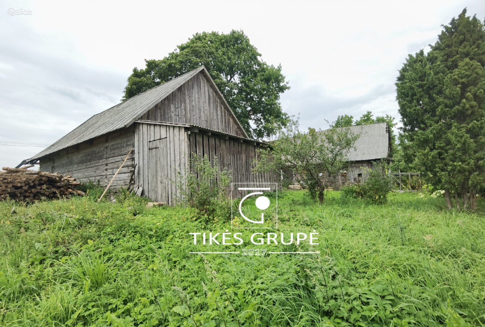 Rietavo raj., Norgalvių k., parduodama sena sodyba su 2.68 ha žemės sklypu.