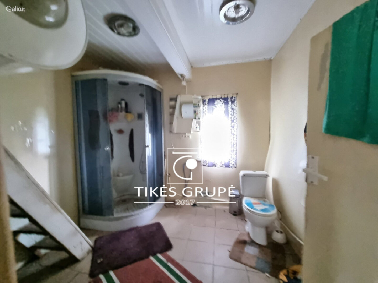 Nuostabiame pamario krašte, 1 km iki Ventės rago ir šalia Šturmų uostelio parduodama namo dalis su 25 arų namų valdos sklypu