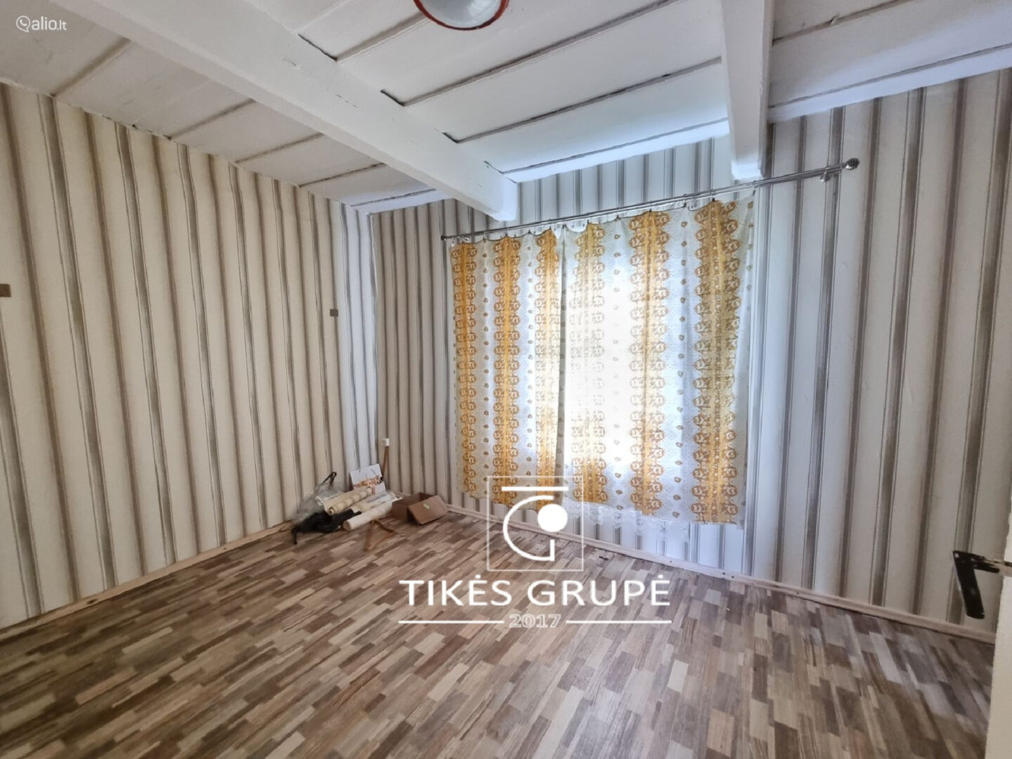 Nuostabiame pamario krašte, 1 km iki Ventės rago ir šalia Šturmų uostelio parduodama namo dalis su 25 arų namų valdos sklypu